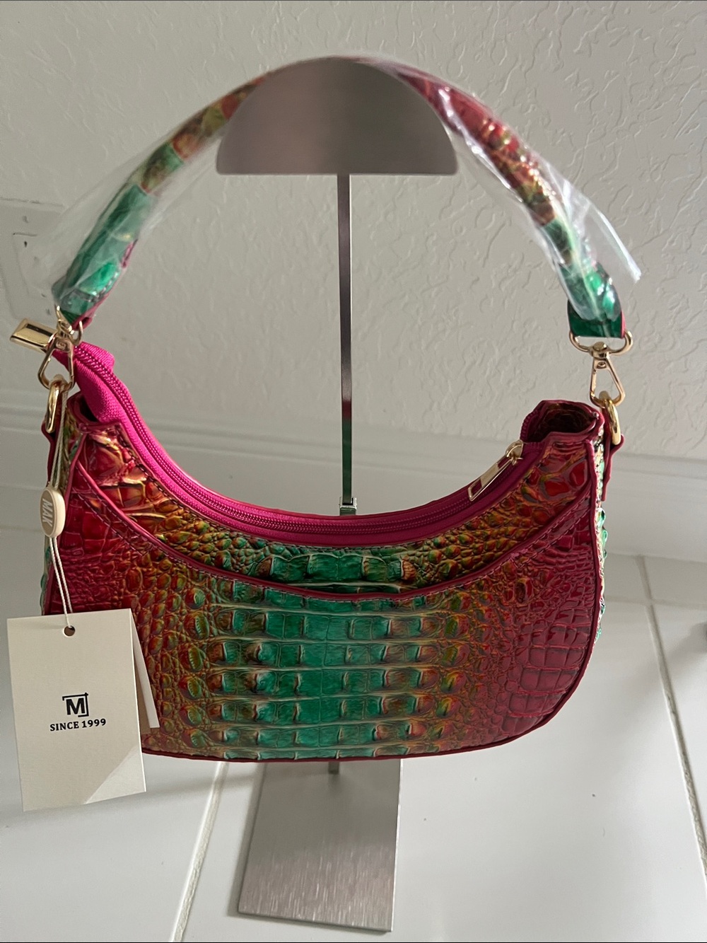 MAK WEAR NWT  Brahmin Like Croc-Effect Gradient Bag in Green & Pink